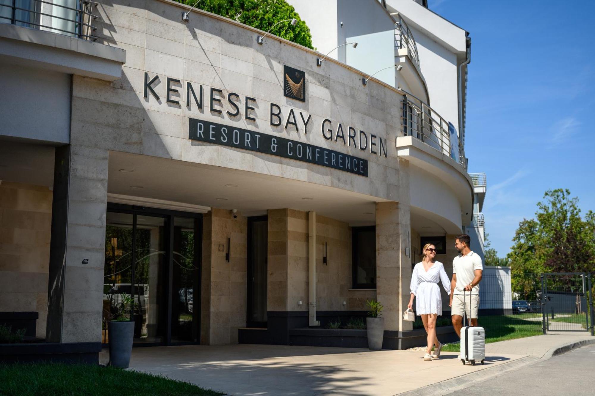 Kenese Bay Garden Resort & Conference Balatonkenese Luaran gambar